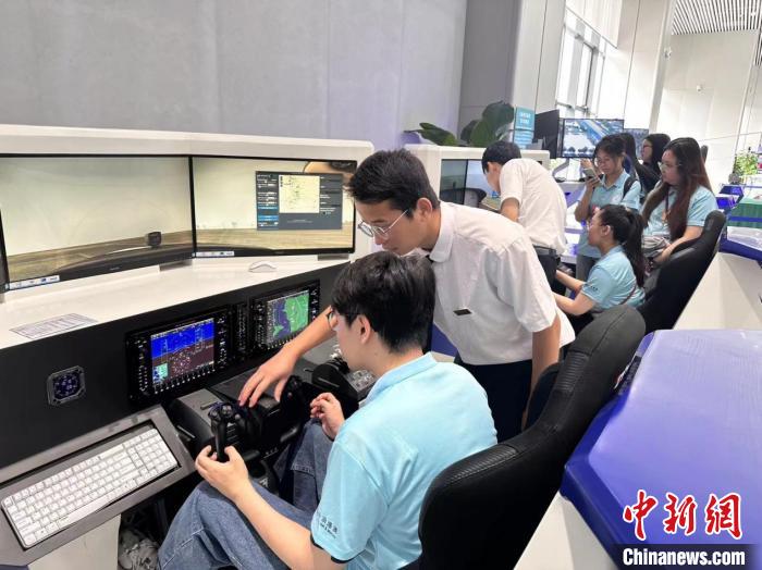 欧陆娱乐注册：赴内地实习香港青年：有助提升工作技能 未来冀到内地发展